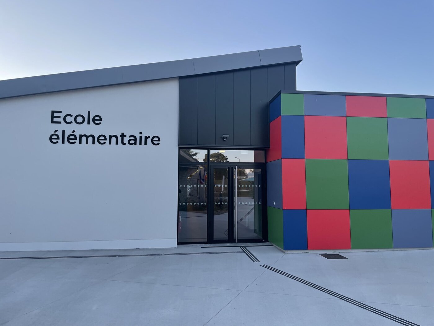 ecole Le Genest St Isle