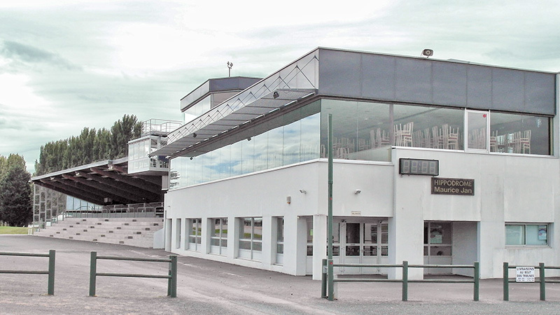 mont st michel 1Pontorson_hippodrome